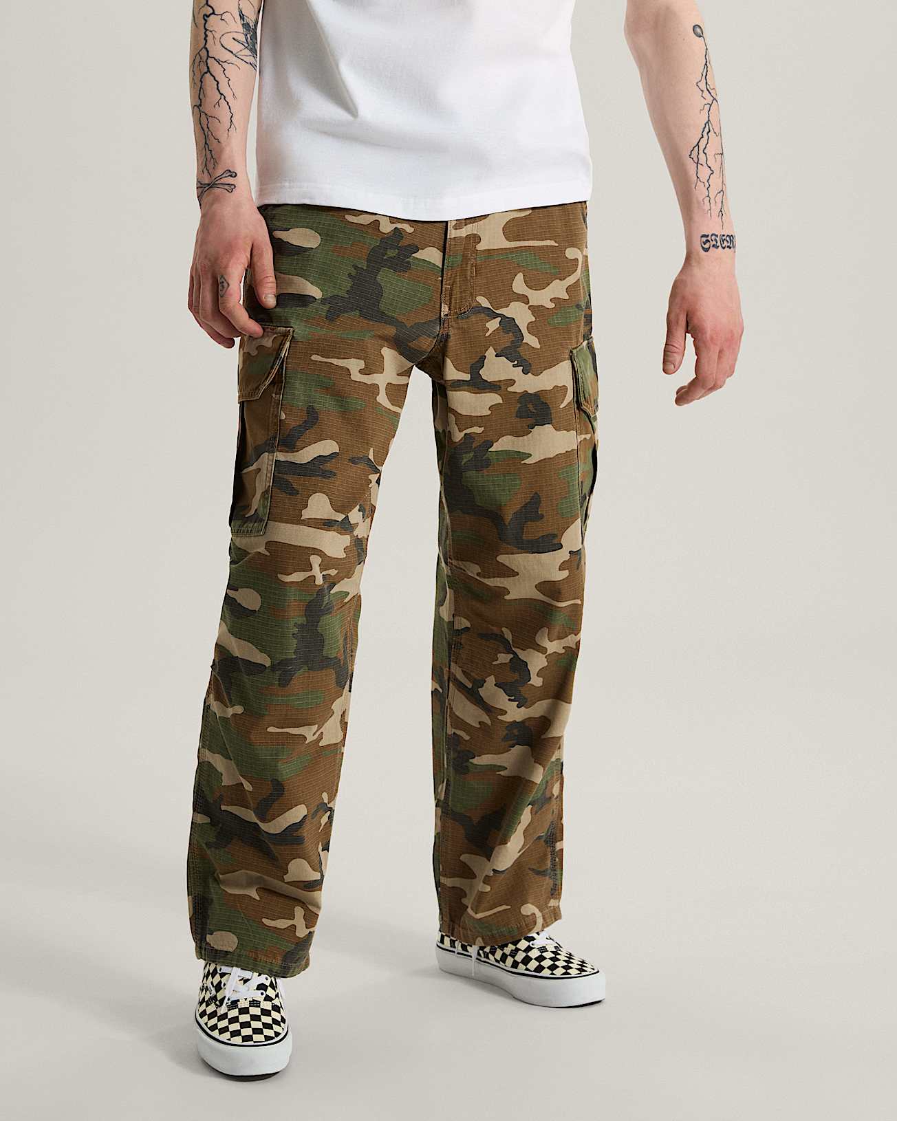 Para Baggy AOP Cargo Pant Aluminum Camo VANS Vert ALT2