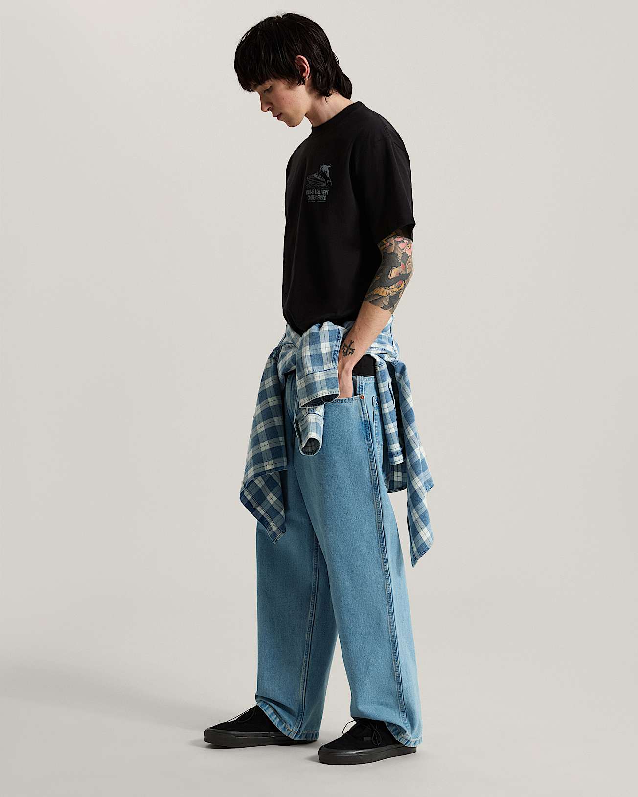 Tshirt Paulys Delivery VANS Noir ALT4