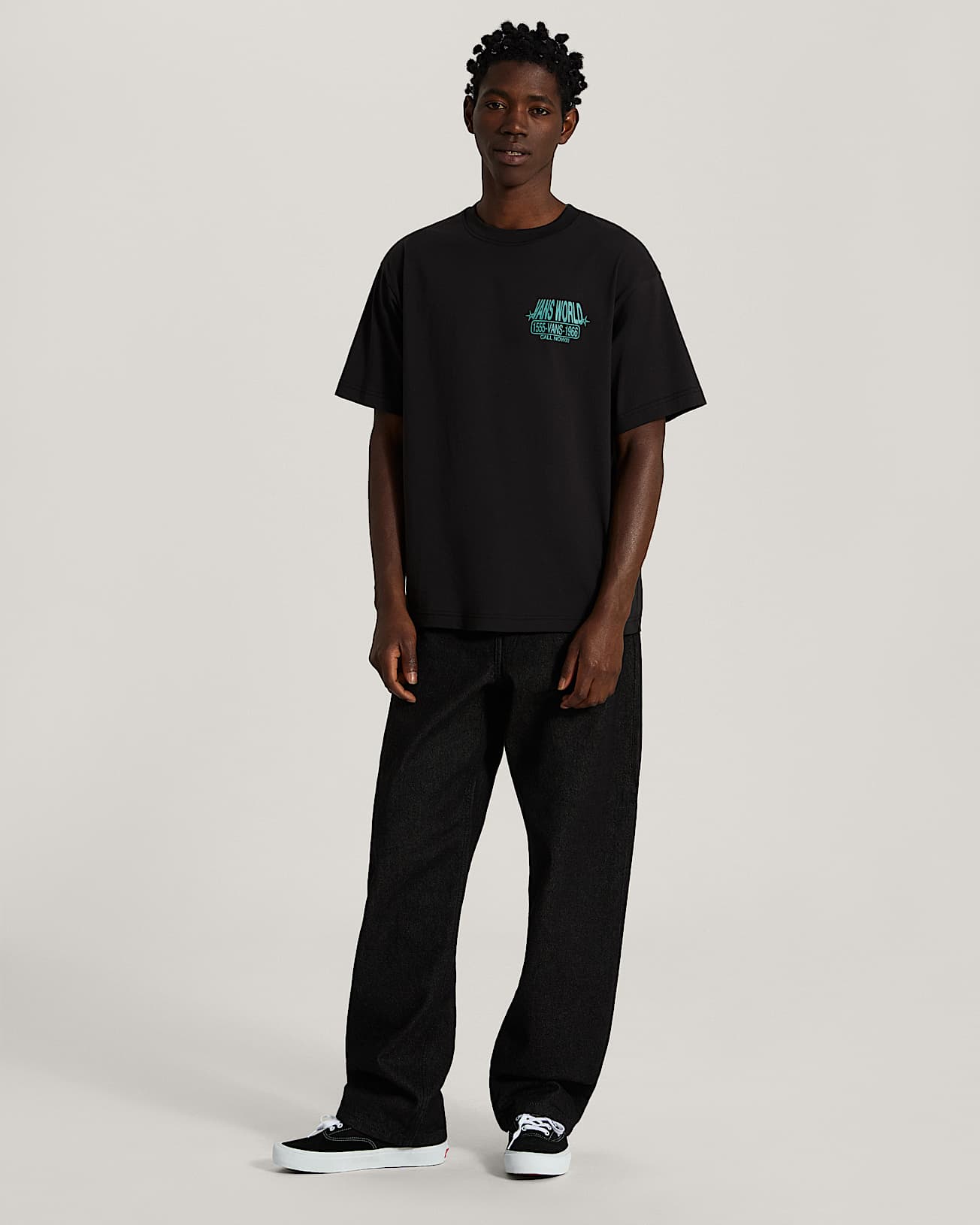 Vans World Intl SS Tee Black VANS Black ALT4