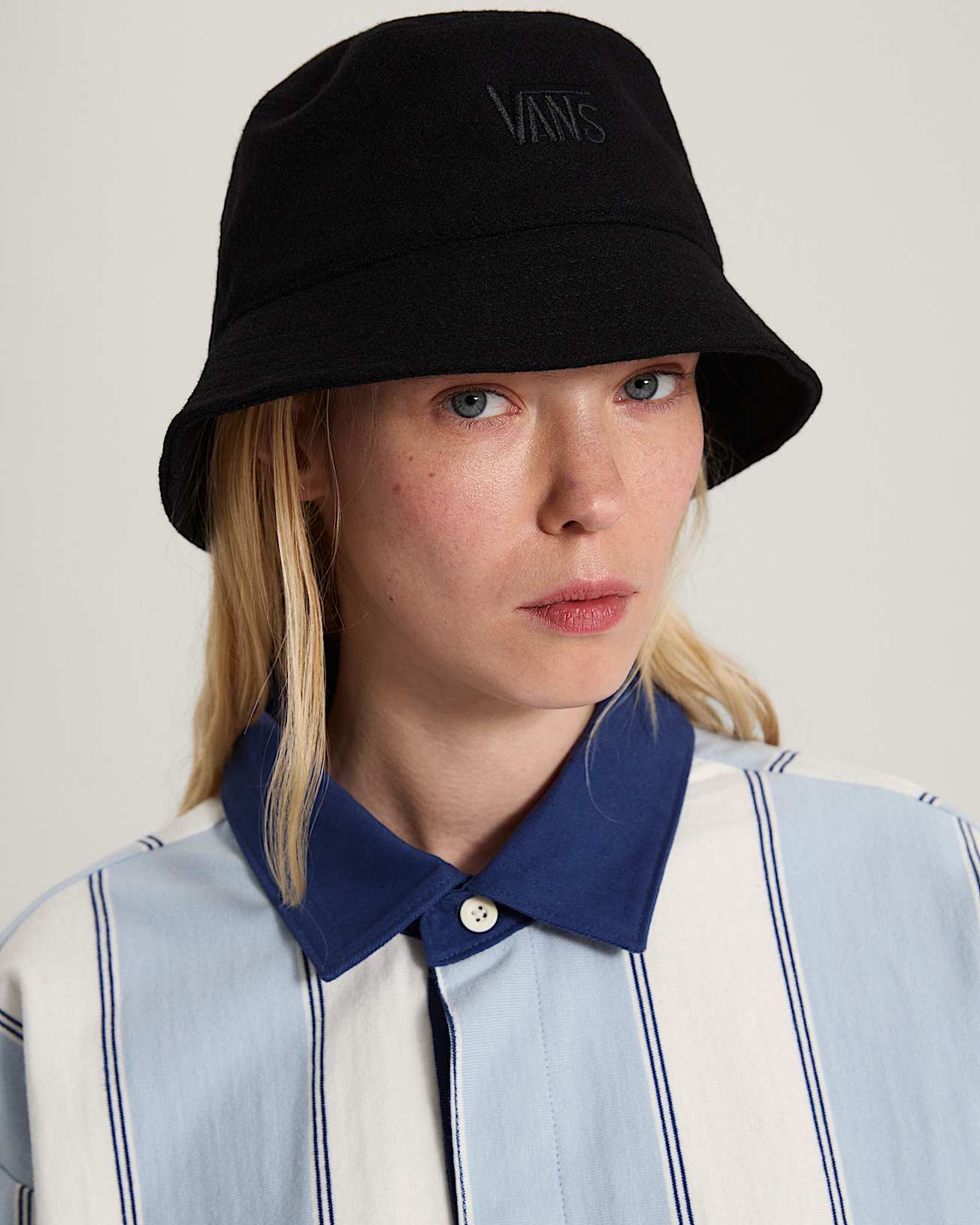 Stretch Logo Bucket Hat Black VANS Black ALT3