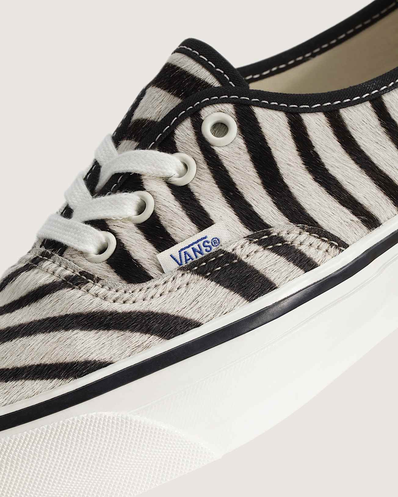 Premium Authentic Shoes VANS White ALT4
