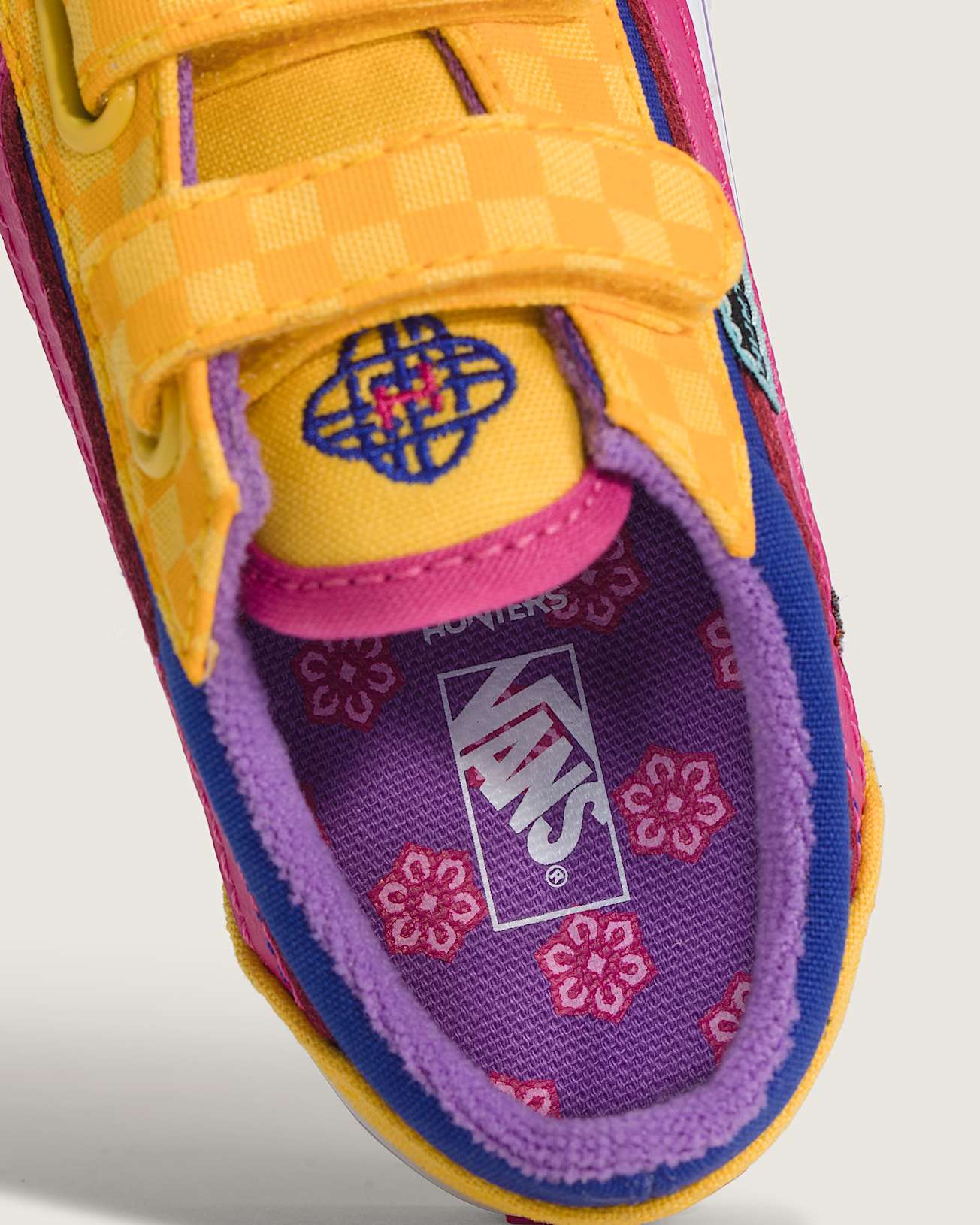 Scarpe Bambinoa KPop Demon Hunters x Vans Old Skool V 14 anni VANS Giallo ALT6