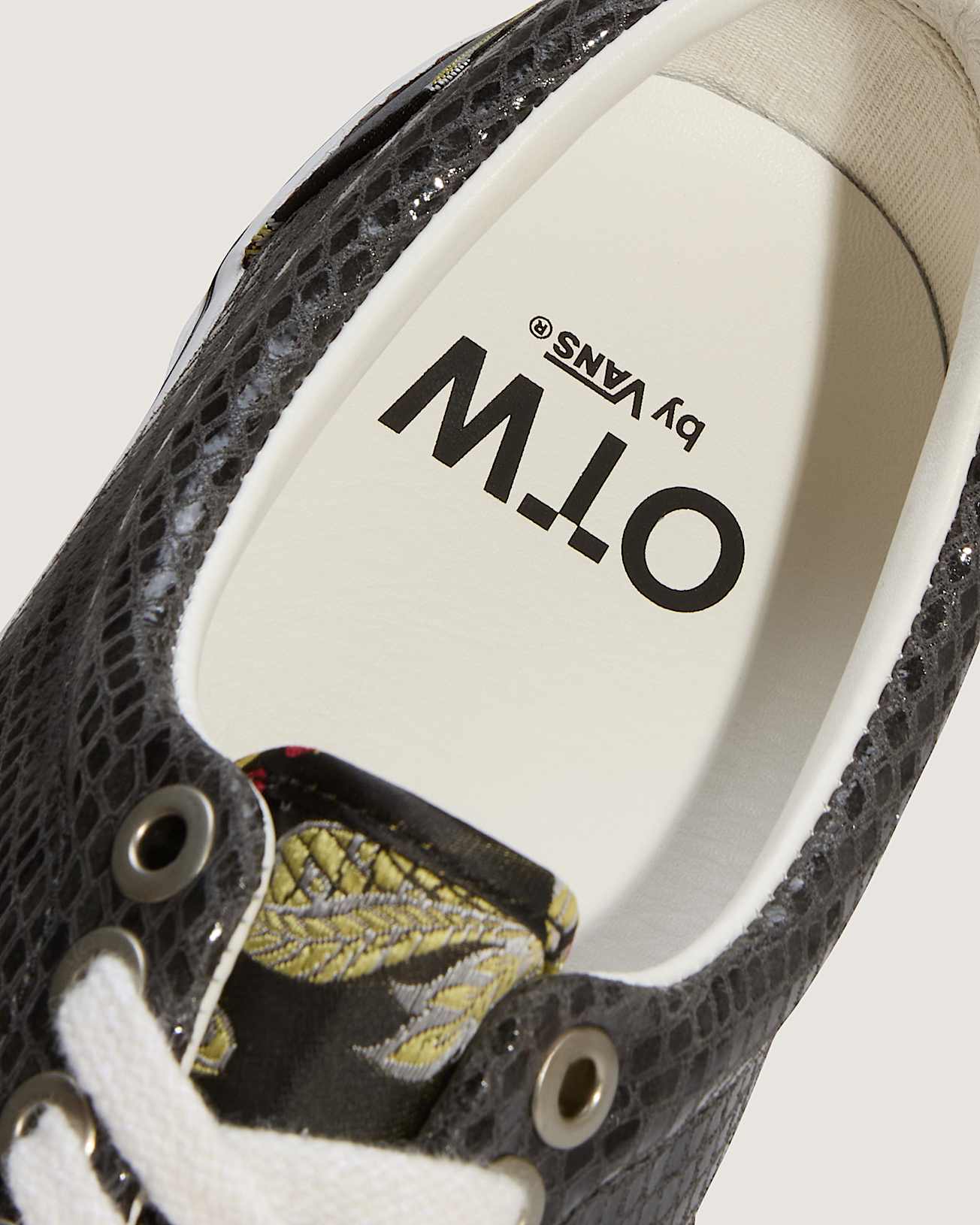 OTW Era 95 Vibram Shoes VANS Black ALT6