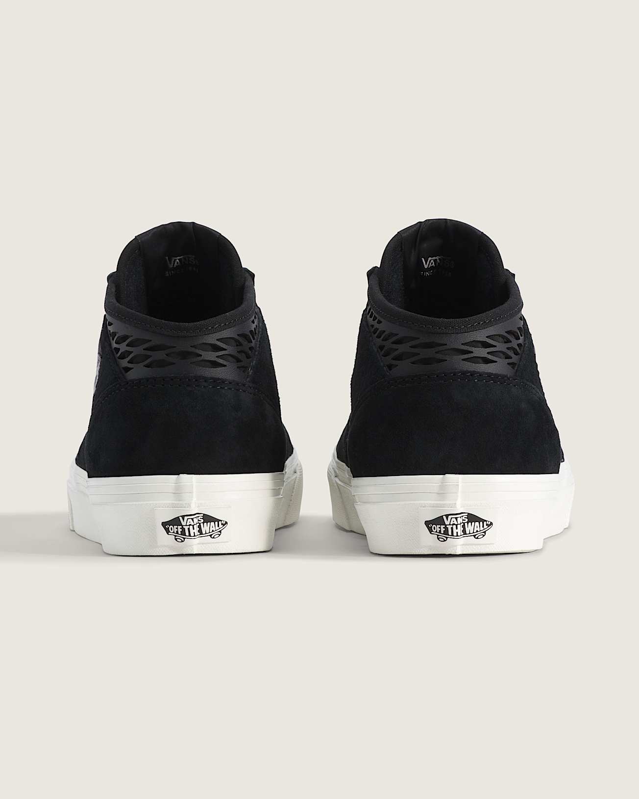 Half Cab Decon Shoes VANS Black ALT3