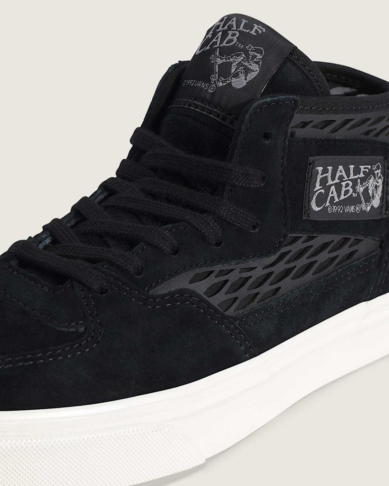 Half Cab Decon Shoes VANS Black ALT4