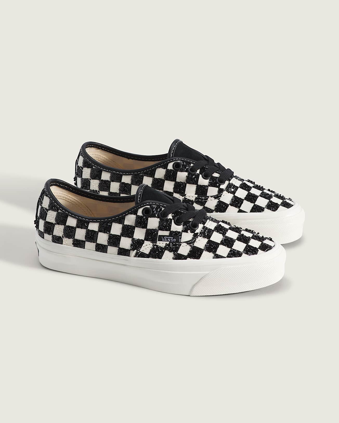 Chaussures Premium Authentic VANS NoirBlanc ALT1