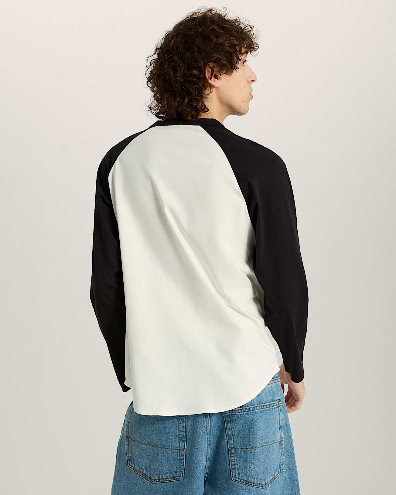 Core Raglan LangarmTShirt VANS Schwarz ALT3