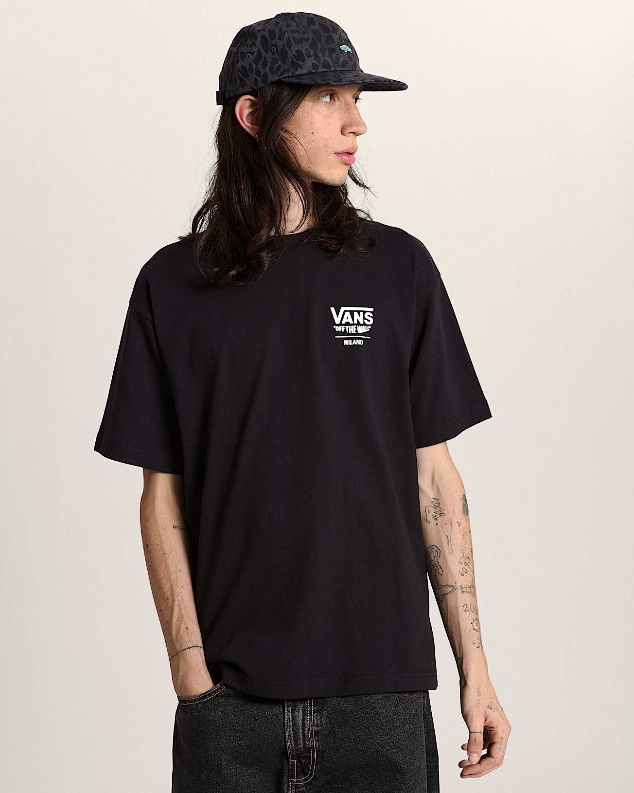 MN 2025 VANS CITY TEE MILANO Black VANS Negro alt2
