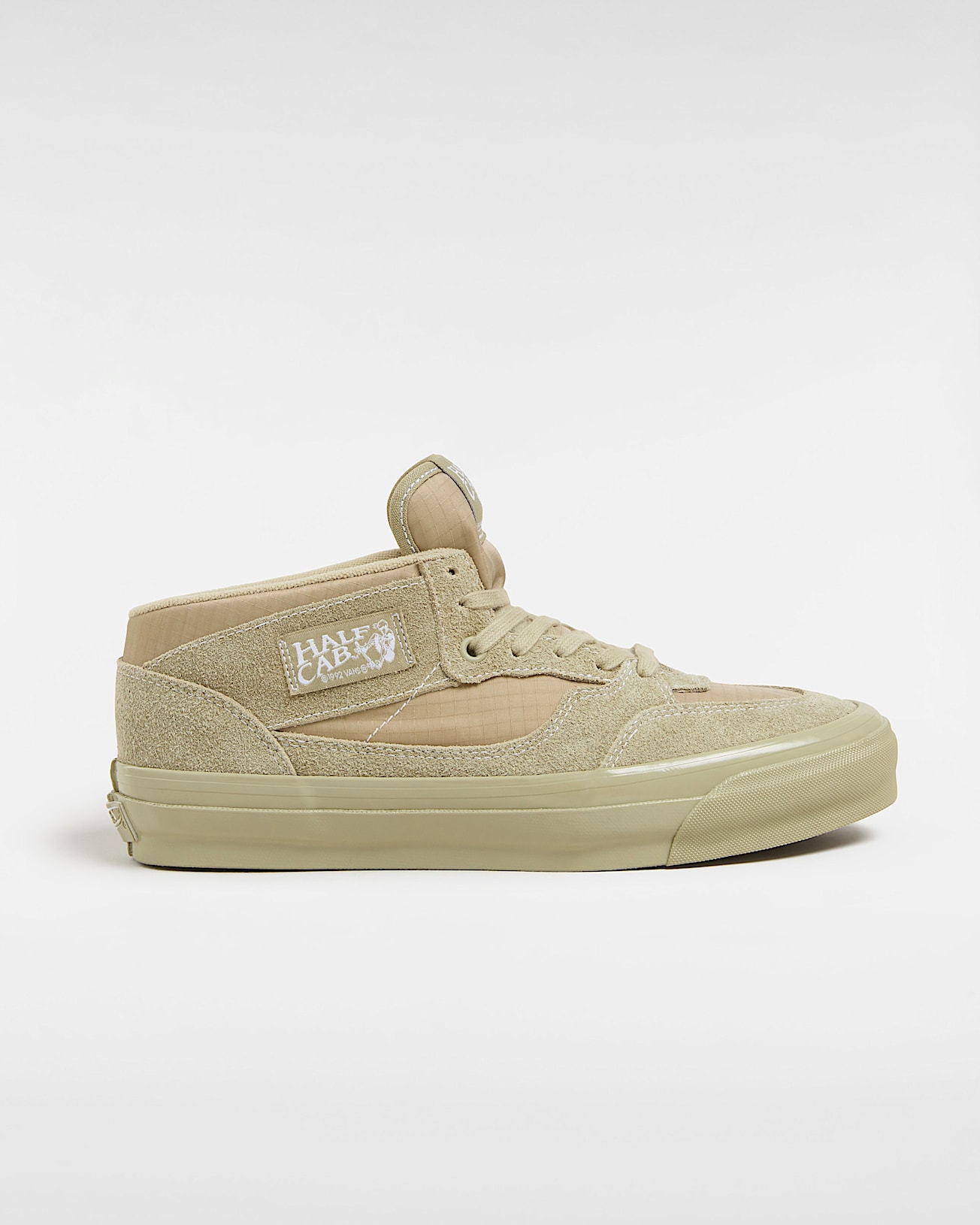 いラインアップ Premium Half Cab Reissue 33 Shoes in Beige| Vans UK スケートボード