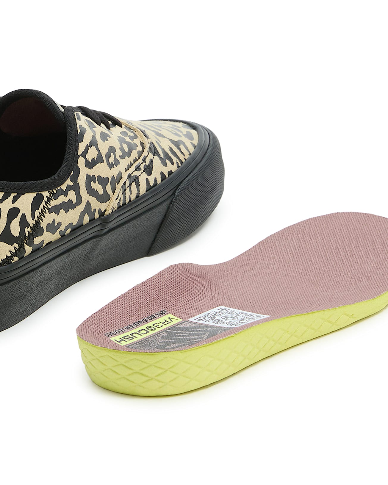 商品画像：Authentic VR3 SF Shoes in Black| Vans UK 1