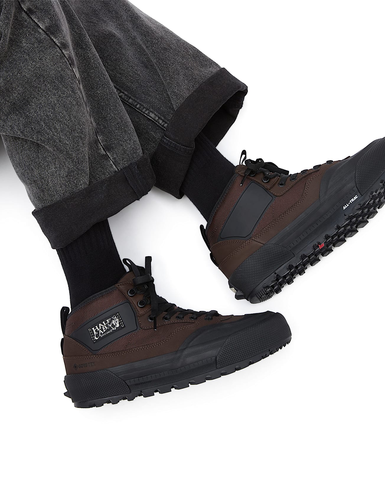 Half Cab Gore-Tex MTE-3 Shoe in Black / Gum | Vans