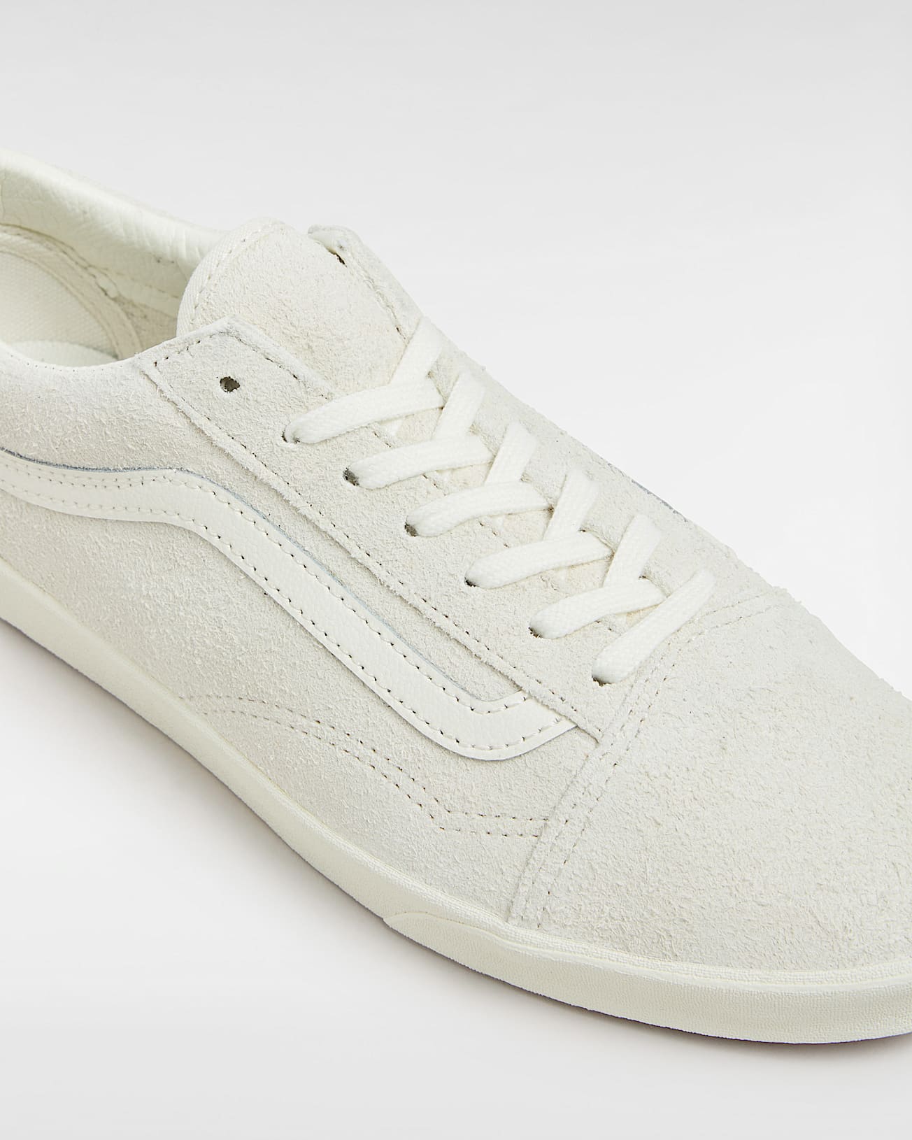 Old Skool Lowpro Shoes in White| Vans FI