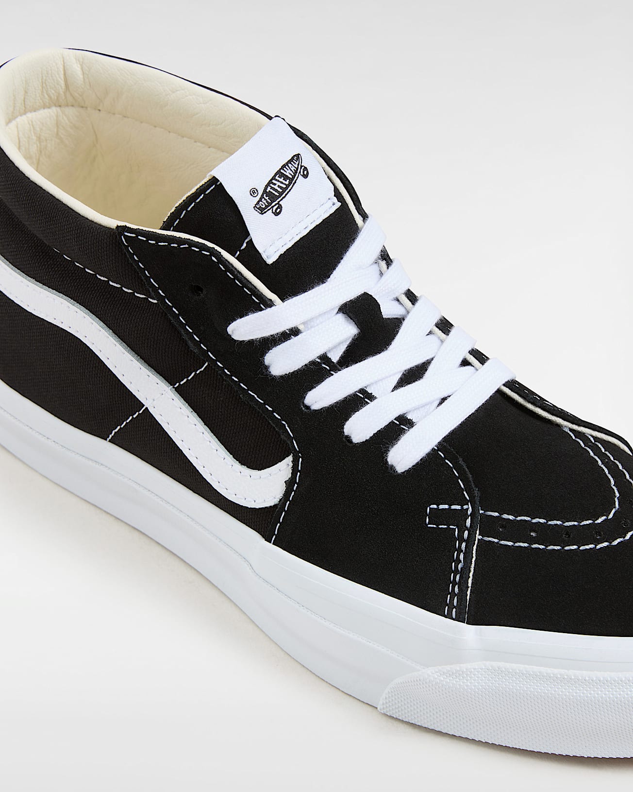 Premium Sk8-Mid 83 Shoes in Black| Vans SE