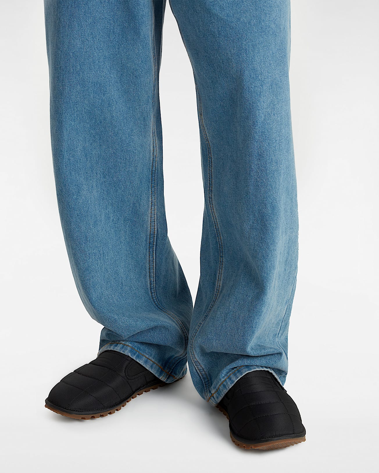 MTE Quilted Mountain Mule Shoes in Black| Vans UK