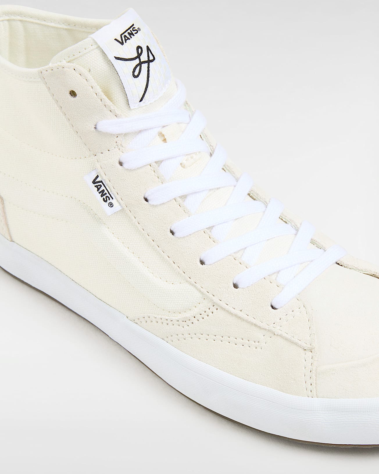 The Lizzie Shoes in White/Beige| Vans SE