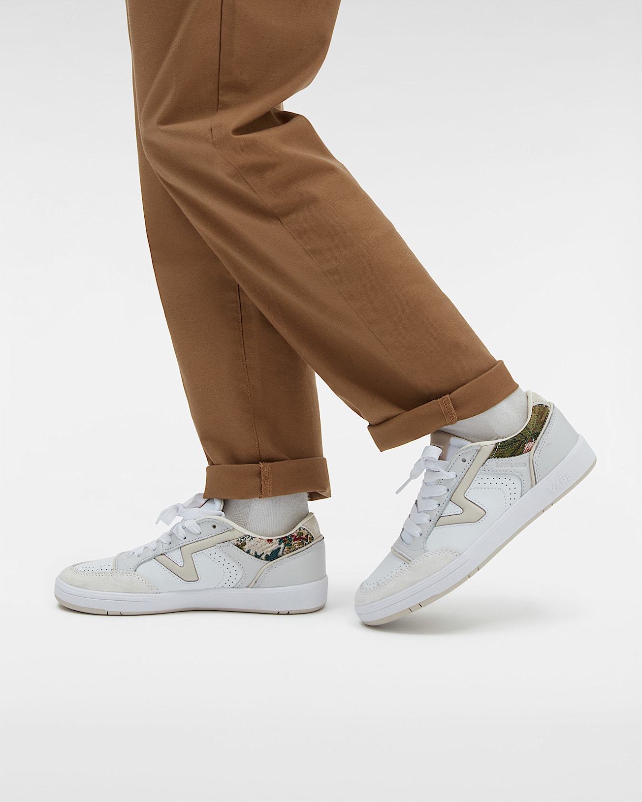 【Vans】☆スニーカー☆ Lowland ComfyCush JMP R Shoe Vans Lowland ComfyCush JMP R Review & On Feet | All you need