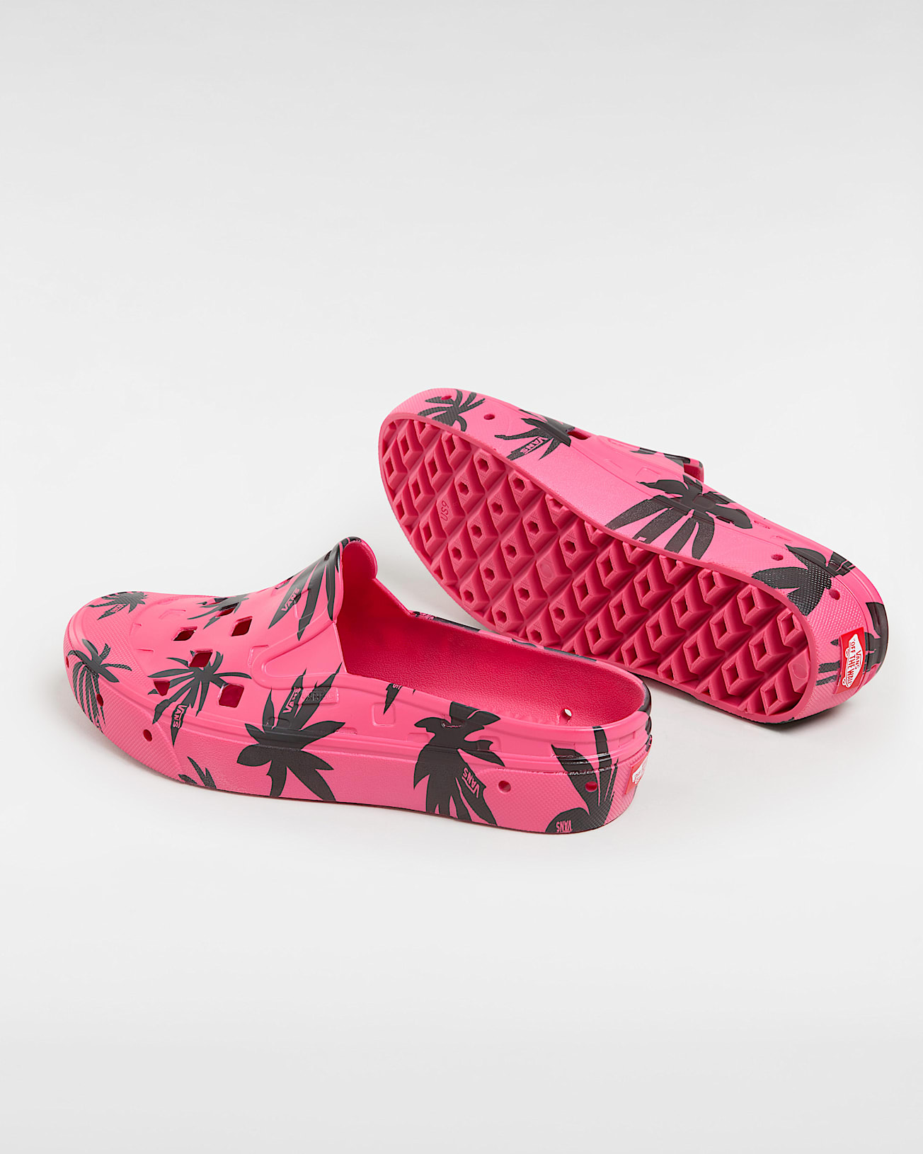 Slip-On Mule TRK Surf Essentials Shoes in Pink| Vans UK