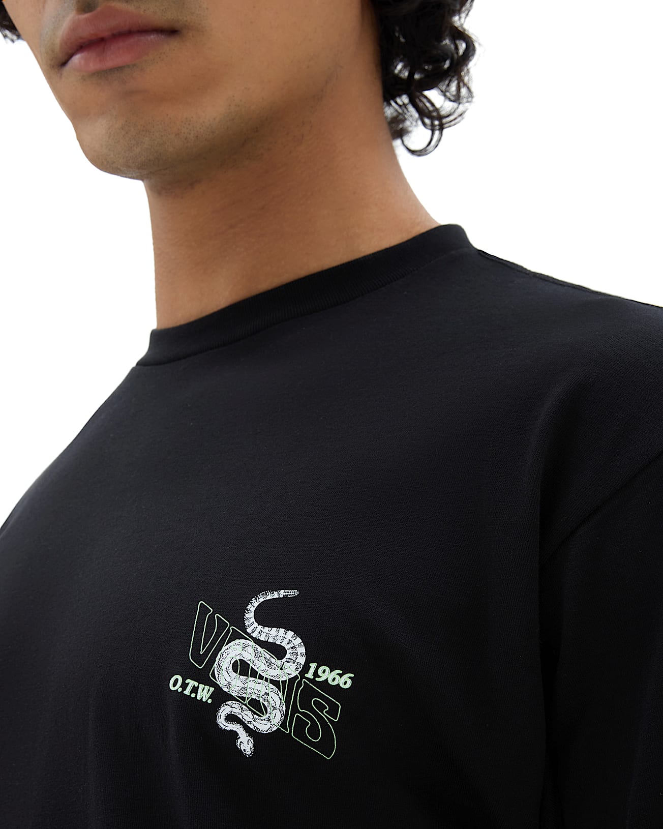 Distorted Snake Long Sleeve T-Shirt in Black| Vans UK