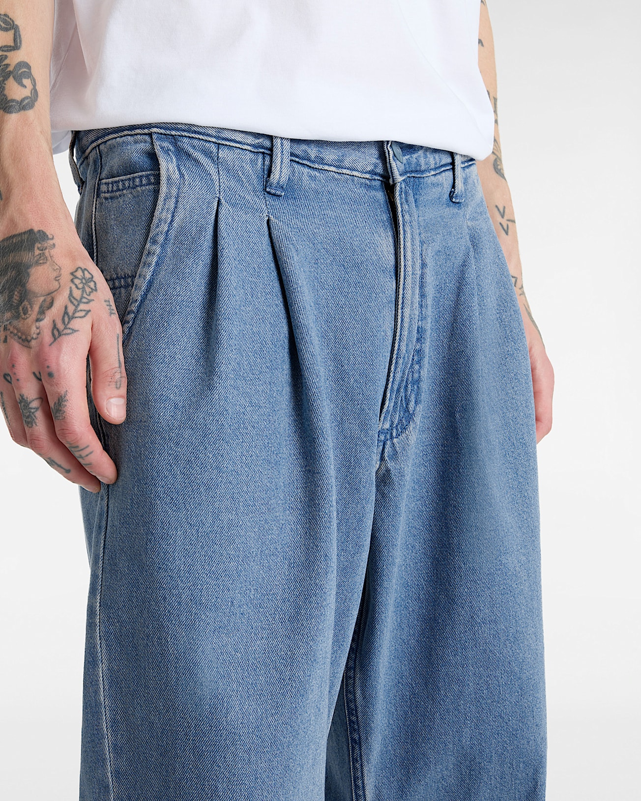 Authentic Chino Loose Tapered Pleated Denim Trousers in Blue