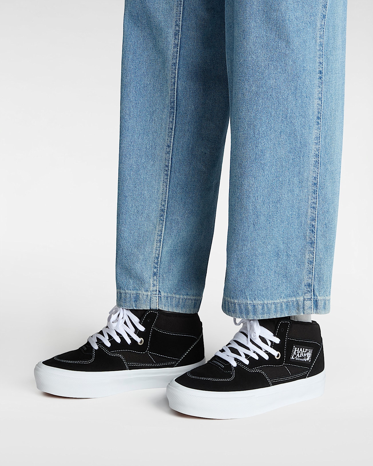 商品画像：VANS バンズ スニーカー MN SKATE HALF CAB WHITE BLACK 1