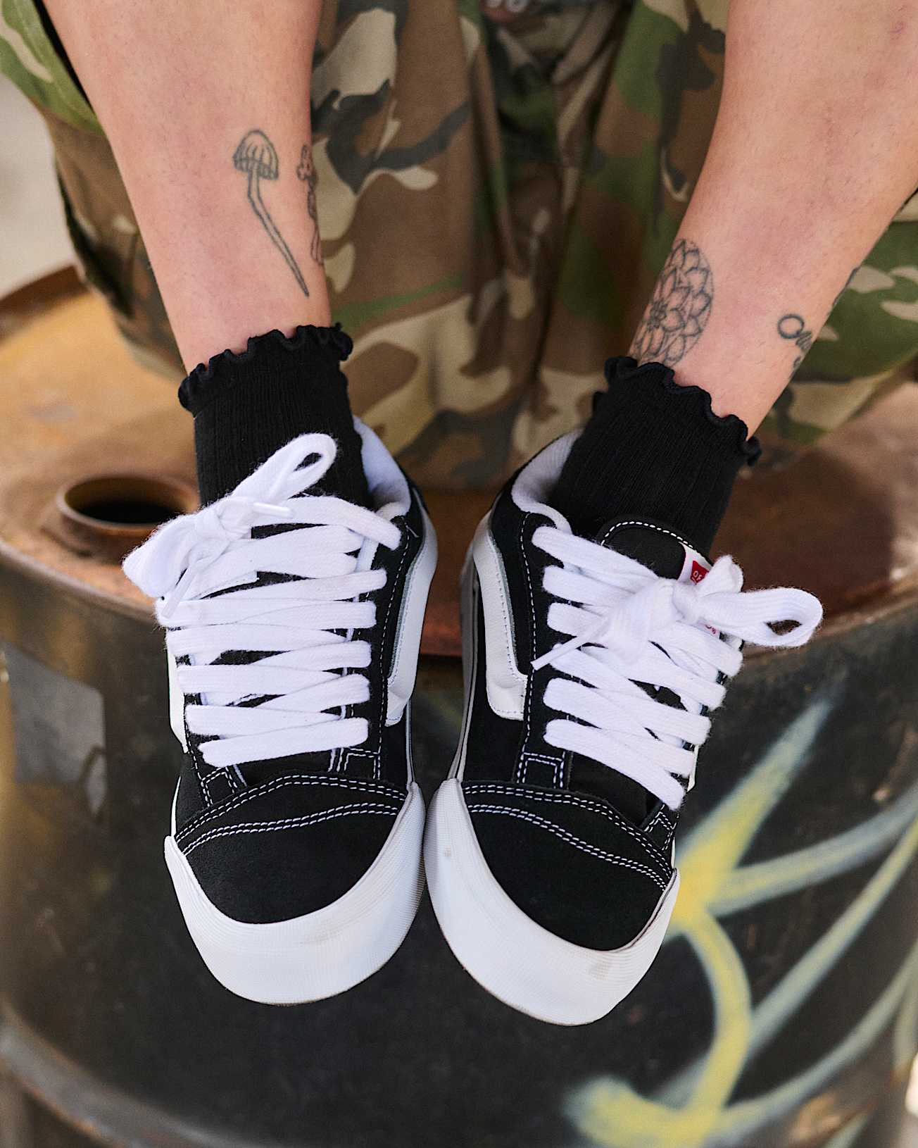 Knu Skool Suede Shoe in Black / White | Vans