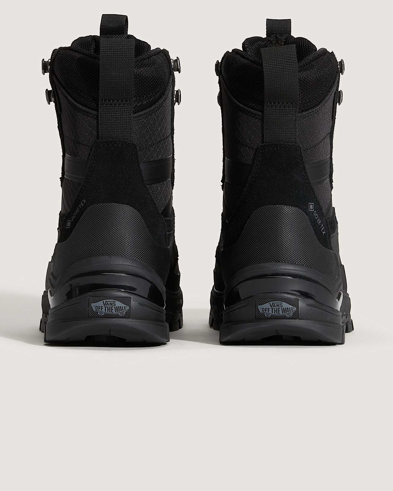 Vans V1 スノーボードブーツ 黒 Snow-Kicker GORE-TEX Boots in Black| Vans UK