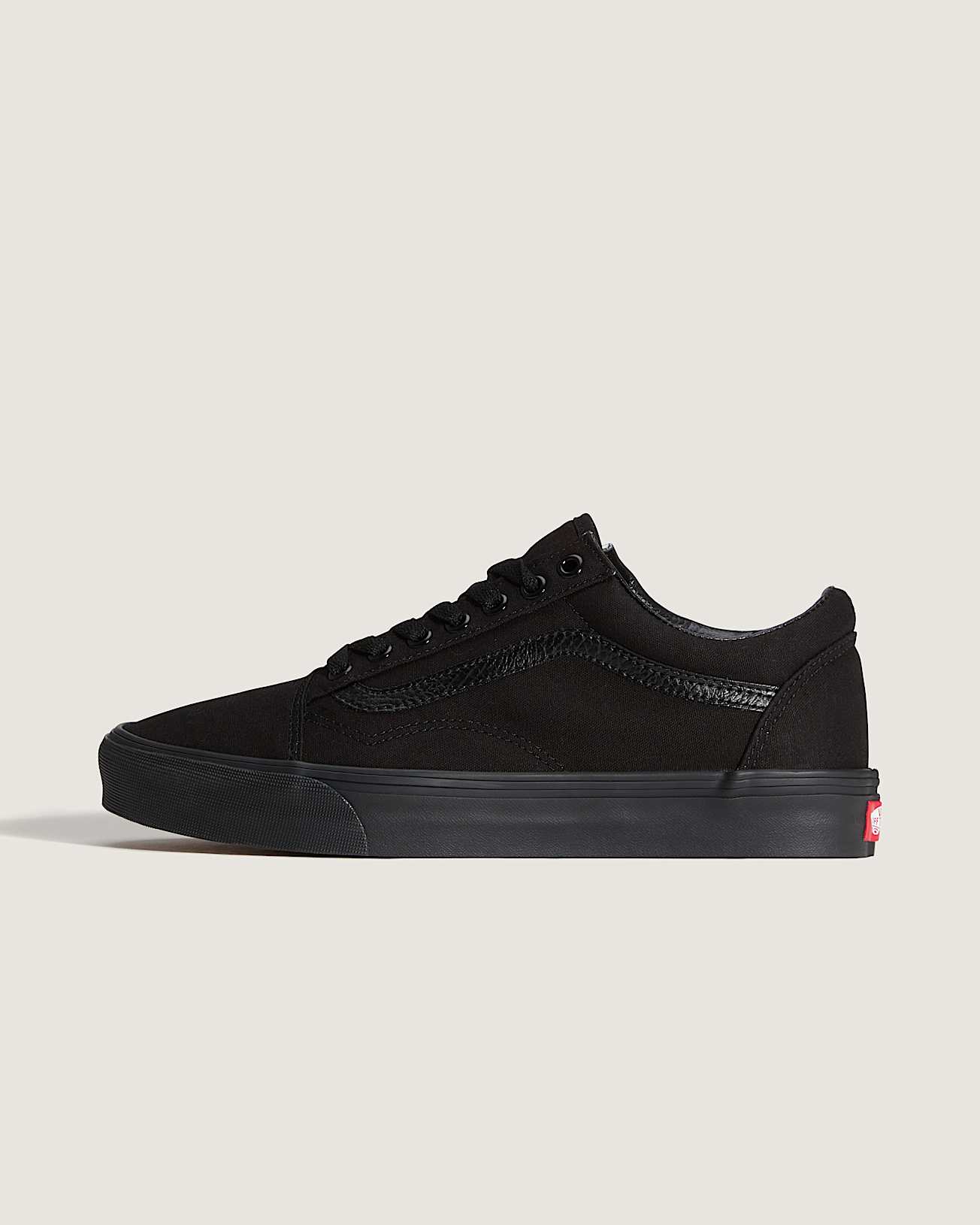Old Skool Shoes in Black| Vans UK