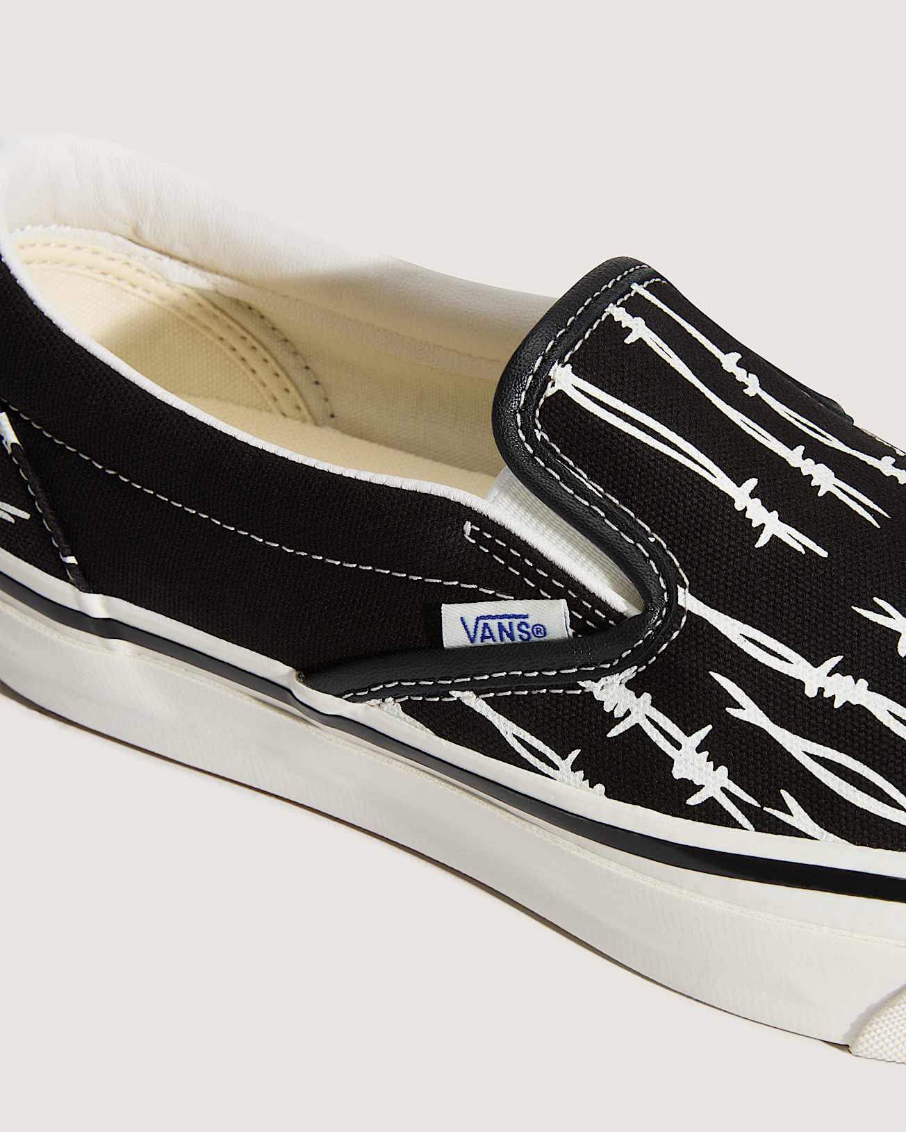 定価以下　VANS PREMIUM CLASSIC SLIP-ON 98 VANS PREMIUM CLASSICS SLIP-ON REISSUE 98 LX BLACK / WHITE