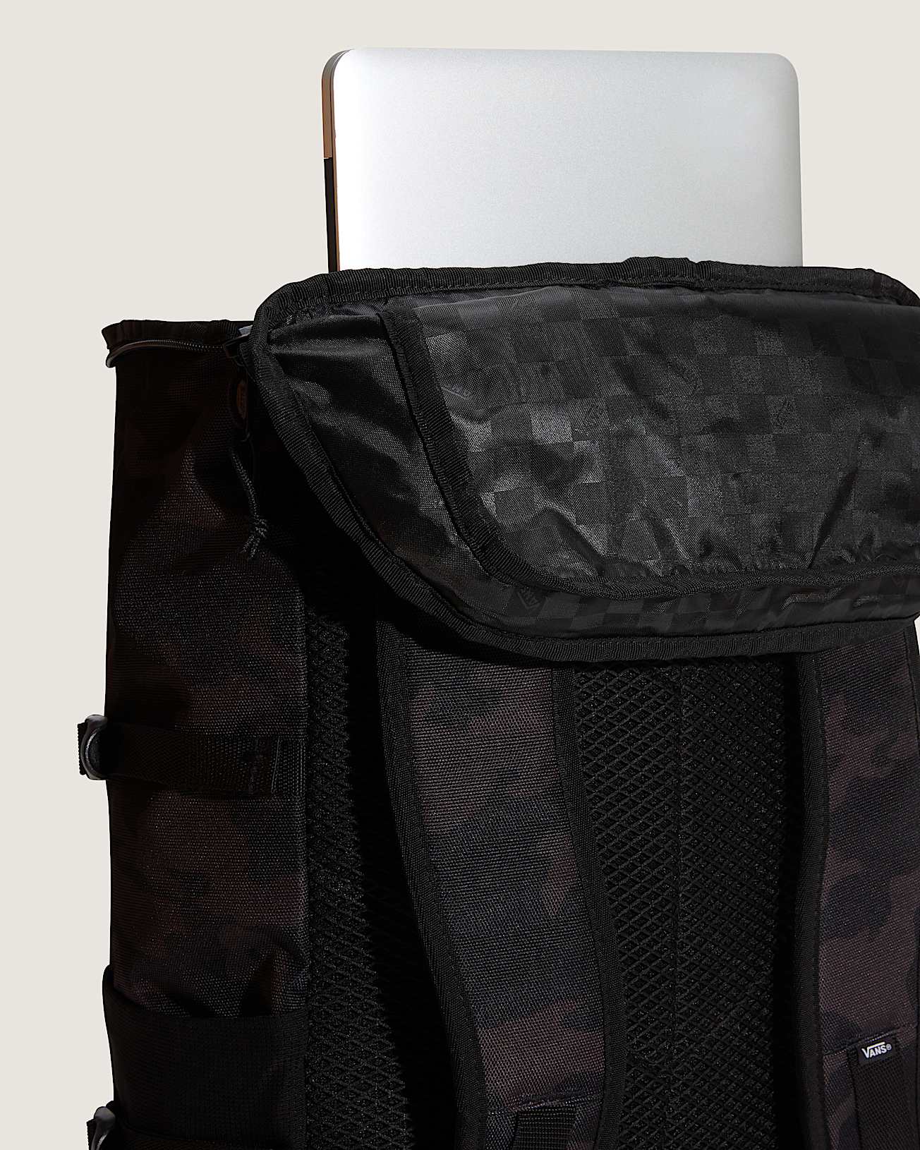 Omit Backpack in Black Vans SE