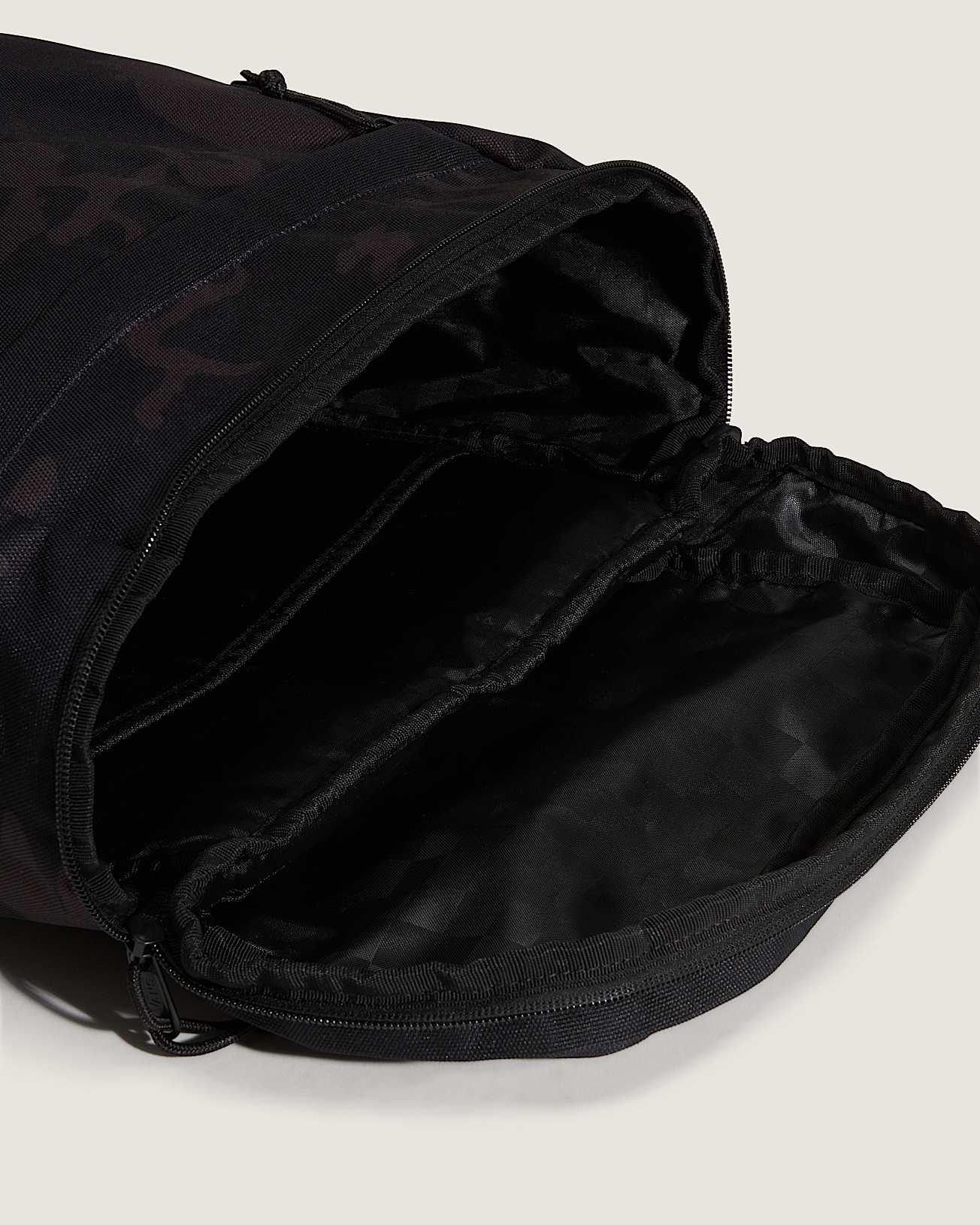 Omit Backpack in Black Vans FI