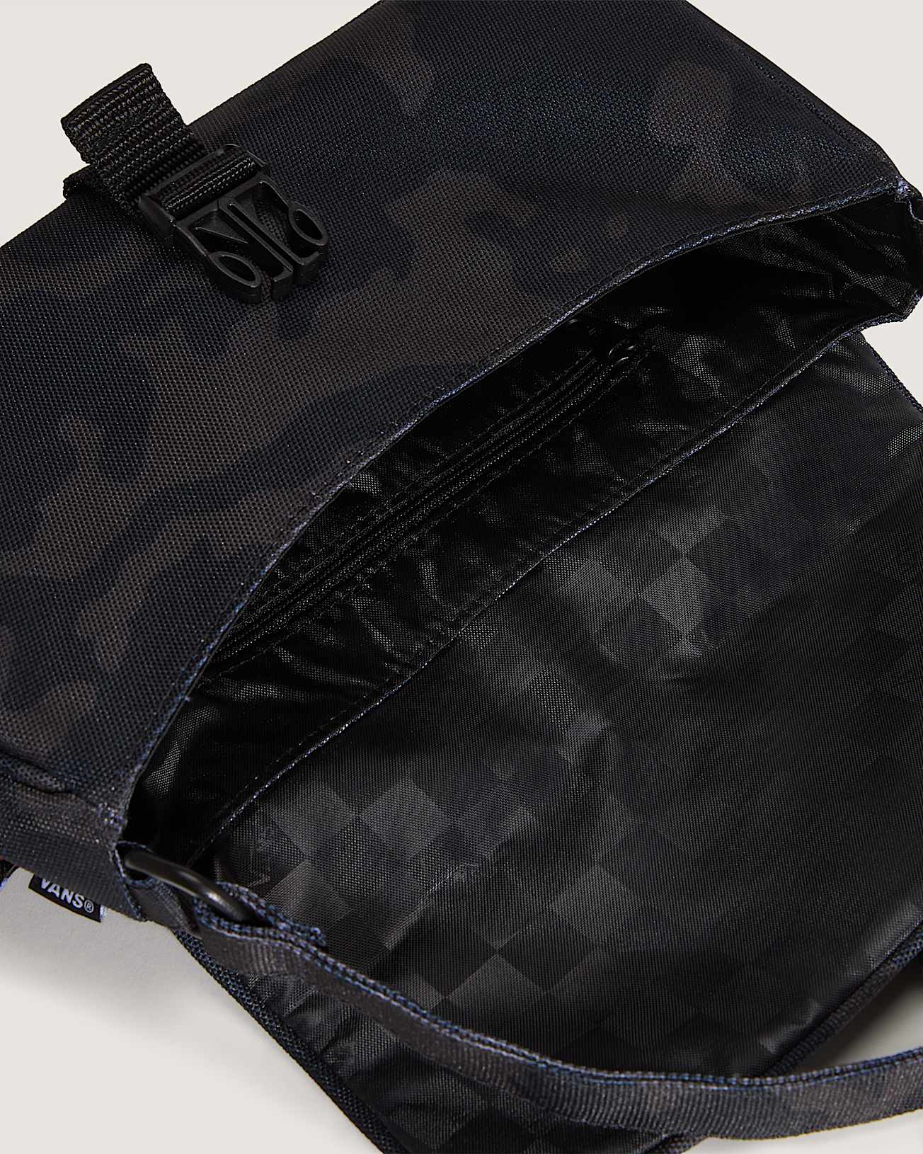 Hooked On Crossbody Bag - 3