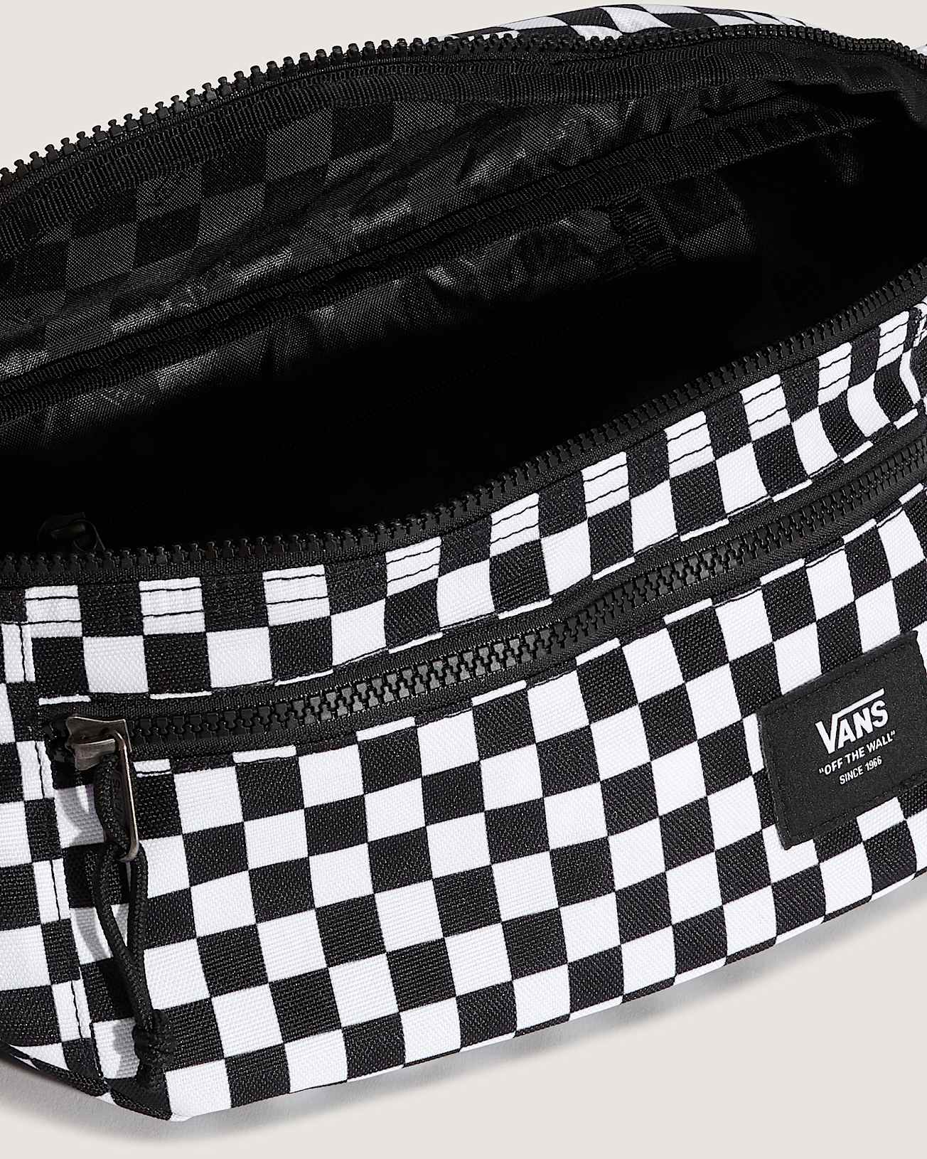 Ward Cross Body Pack in Black/White| Vans CZ