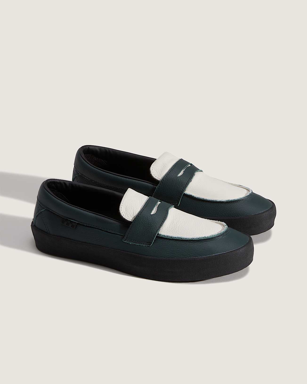 Skate Loafer Shoes in Green| Vans UK