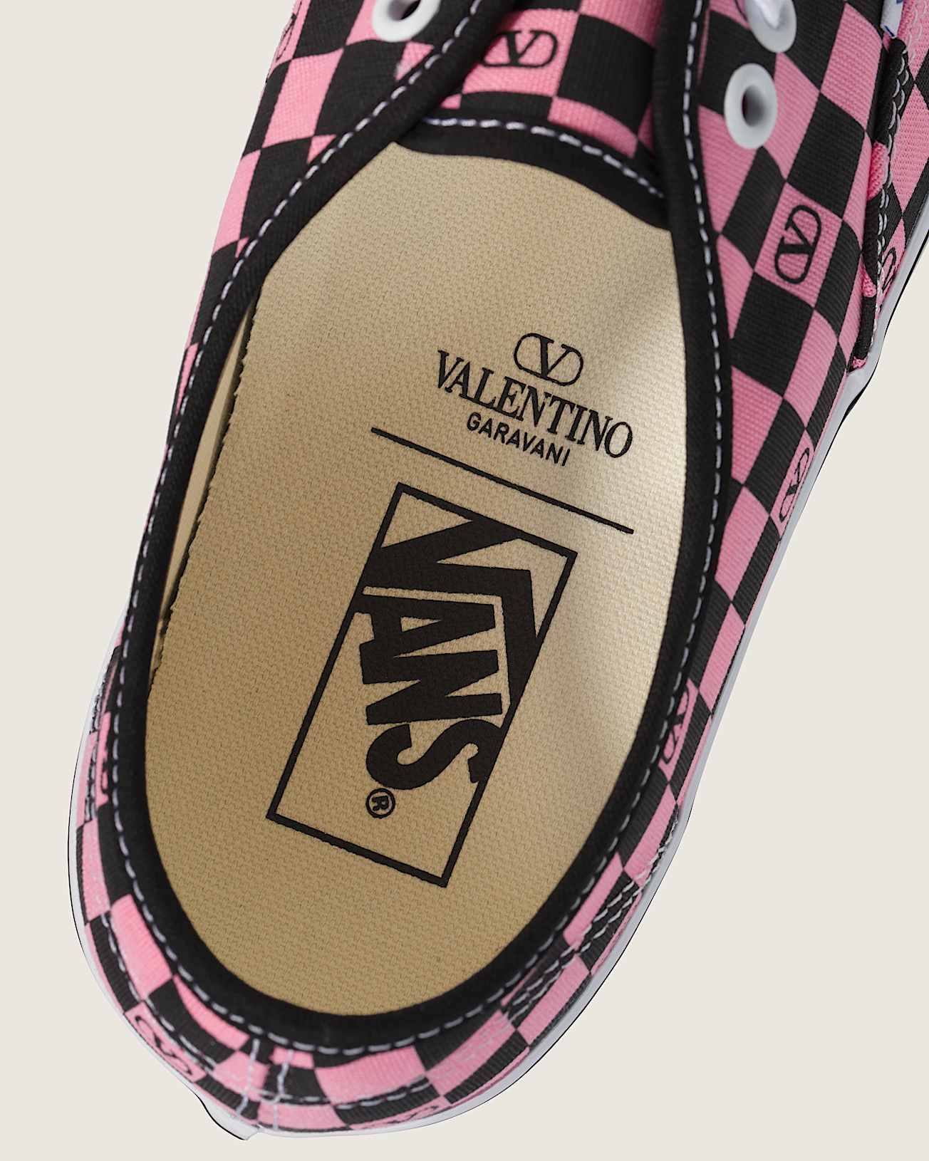 Valentino vans ヴァレンティノバンズコラボ　ピンクチェッカー柄44 ヴァレンティノ ガラヴァーニ×Vansのスニーカー、猫グラフィック